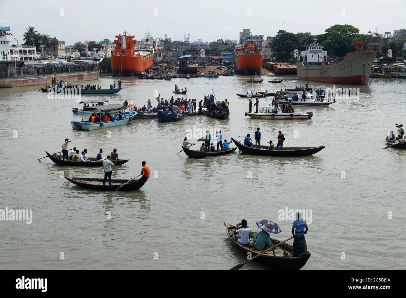 Horrific launch collision leaves 32 dead on Buriganga in Bangladesh. Stock Photo