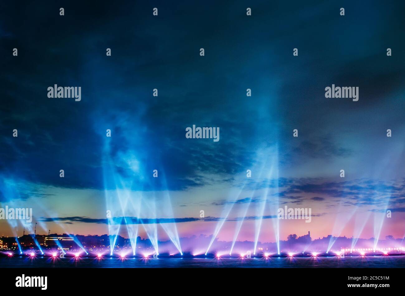 Light pillars and night sky hi-res stock photography and images - Alamy