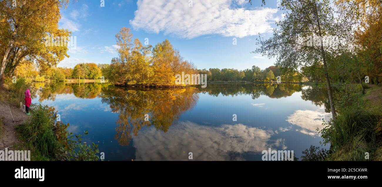 Panorama picture of lake in Gundwiesen recreation area close to Frankfurt airport Stock Photo
