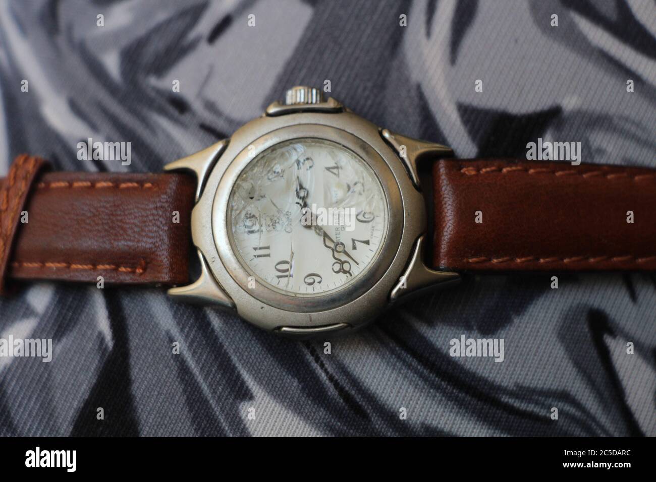 Broken wrist hires stock photography and images Alamy