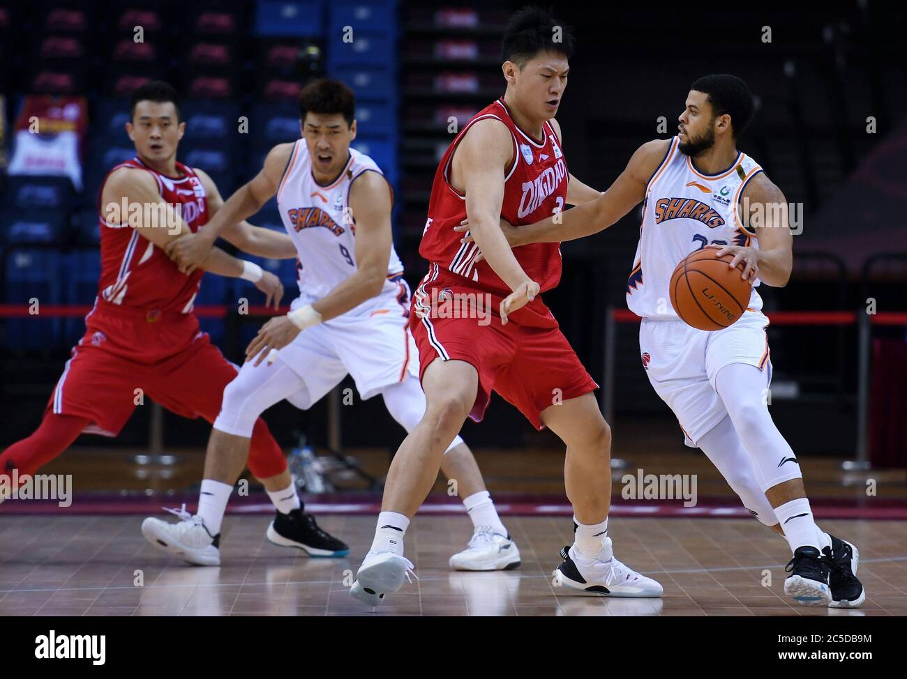 Adams scores 39 points to help Qingdao smash Nanjing - Xinhua