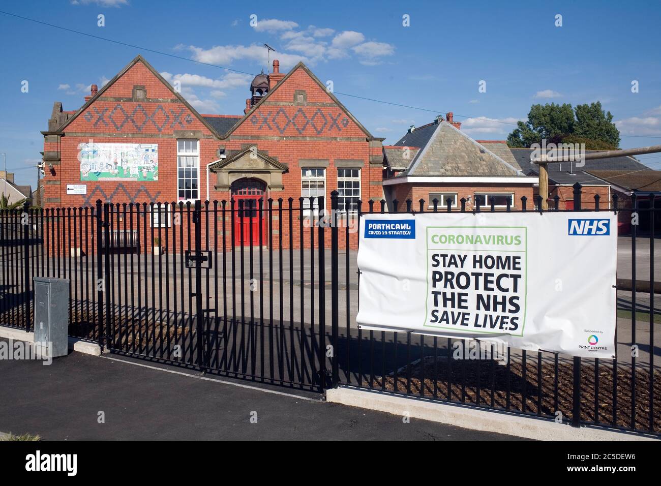 Newton Primary school temporarliy closed for most pupils during the 2020 pandemic lockdown Stock Photo