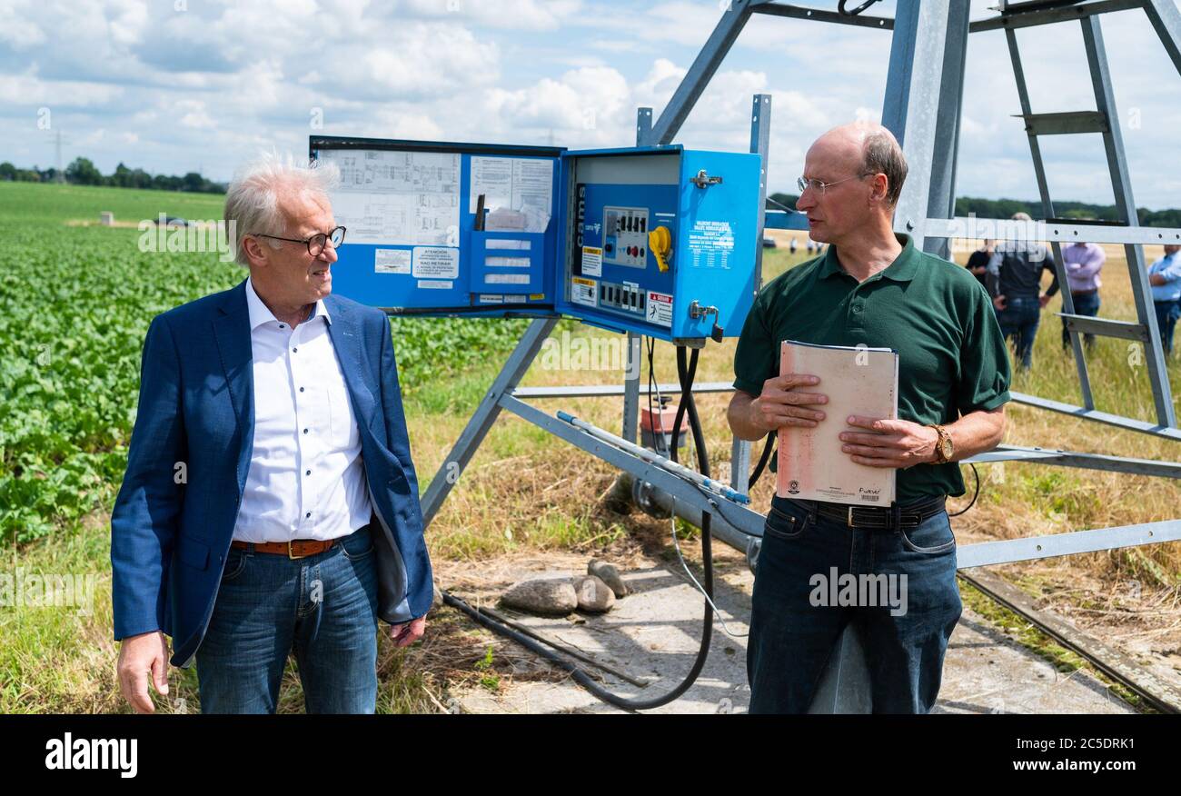 02 July 2020, Lower Saxony, Veerßen: Albert Schulte to Brinke (l), President of the Professional Association of the Rural People of Lower Saxony, talks to Ernst von Estorff, farmer, during a field inspection of the Rural People of Lower Saxony. Photo: Philipp Schulze/dpa Stock Photo