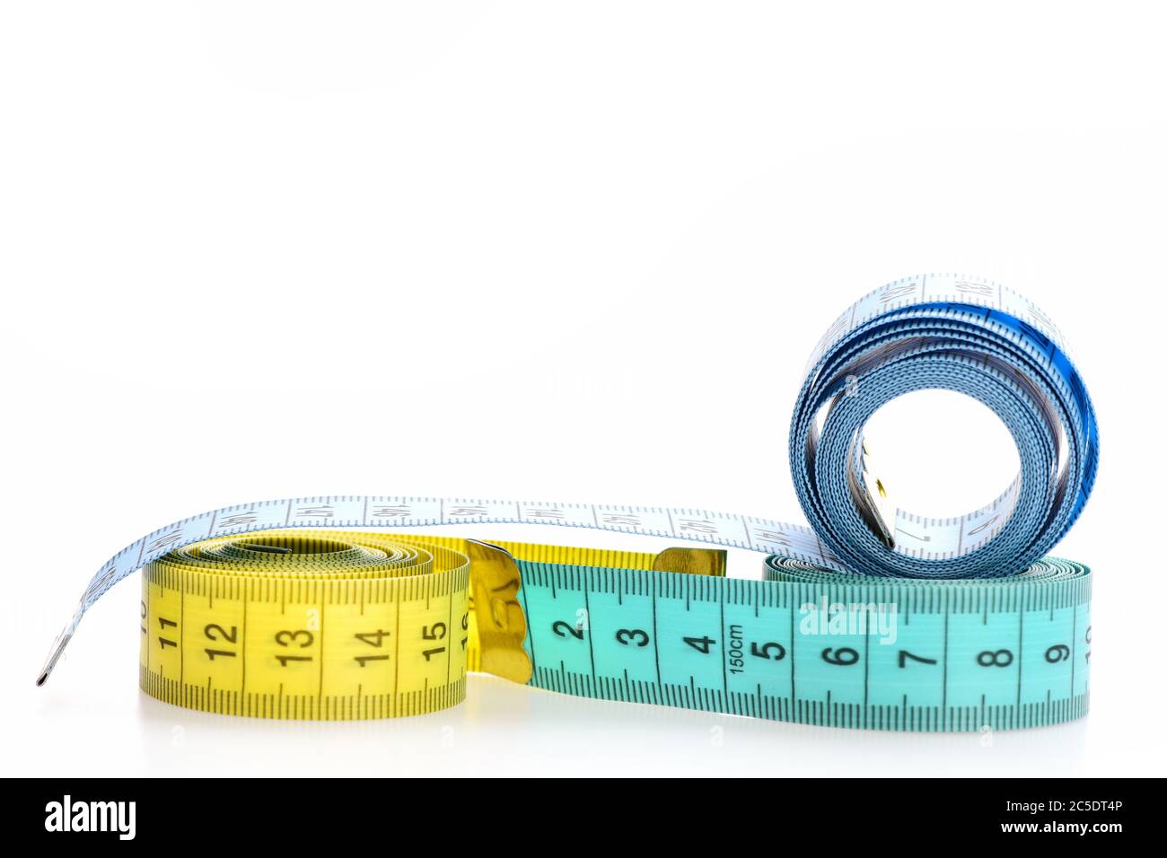 https://c8.alamy.com/comp/2C5DT4P/yellow-and-blue-rolled-measuring-tapes-isolated-on-white-background-rolled-centimeter-rulers-measuring-tapes-of-tailor-with-indicators-in-form-of-centimeters-handicraft-and-tailoring-concept-2C5DT4P.jpg
