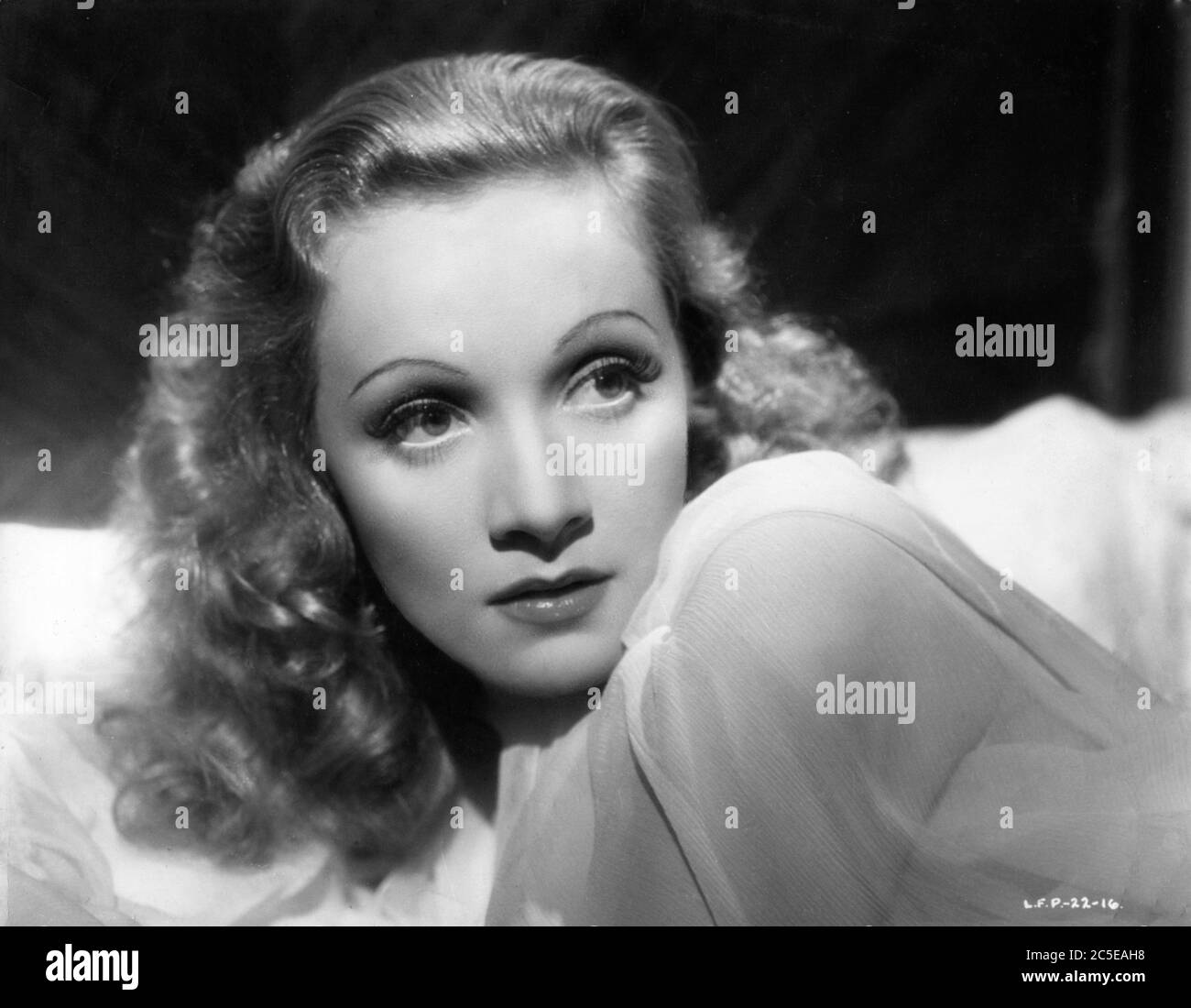 MARLENE DIETRICH Portrait By TUNBRIDGE In KNIGHT WITHOUT ARMOUR 1937 marlene-dietrich-portrait-by-tunbridge-in-knight-without-armour-1937