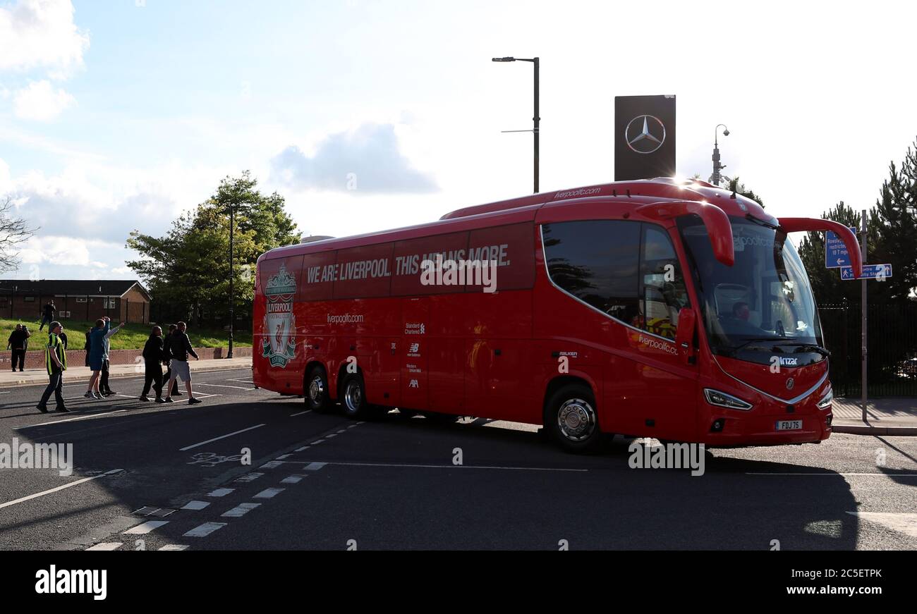 The Liverpool team coach arrives outside the Etihad Stadium in Manchester  where Manchester City are playing Liverpool in the Premier League this  evening Stock Photo - Alamy