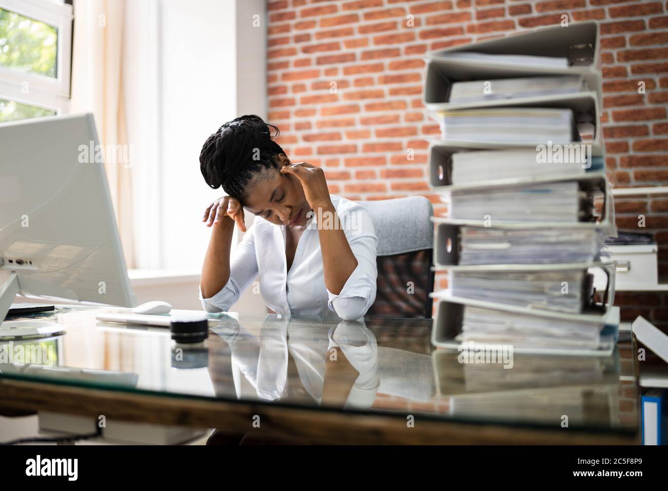 African american business woman hi-res stock photography and images - Alamy