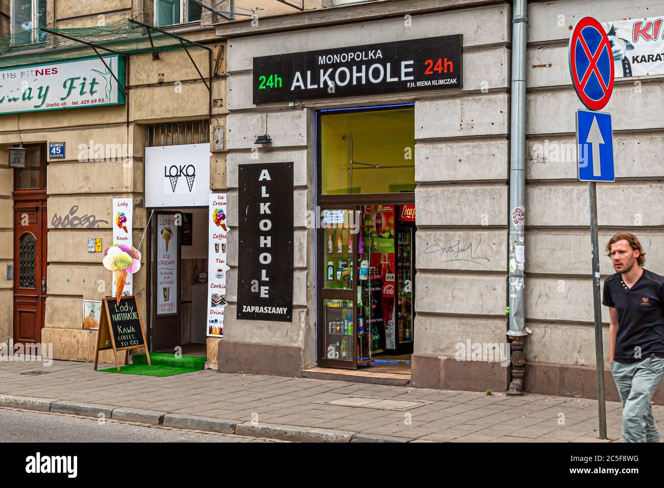 Store for alcoholic beverages vodkas, infusions, beers, ciders, wines, liqueurs and whisky. Kraków Impressions, Krakow, Poland Stock Photo
