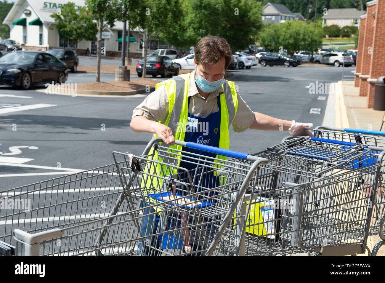 Courtesy clerk hi-res stock photography and images - Alamy