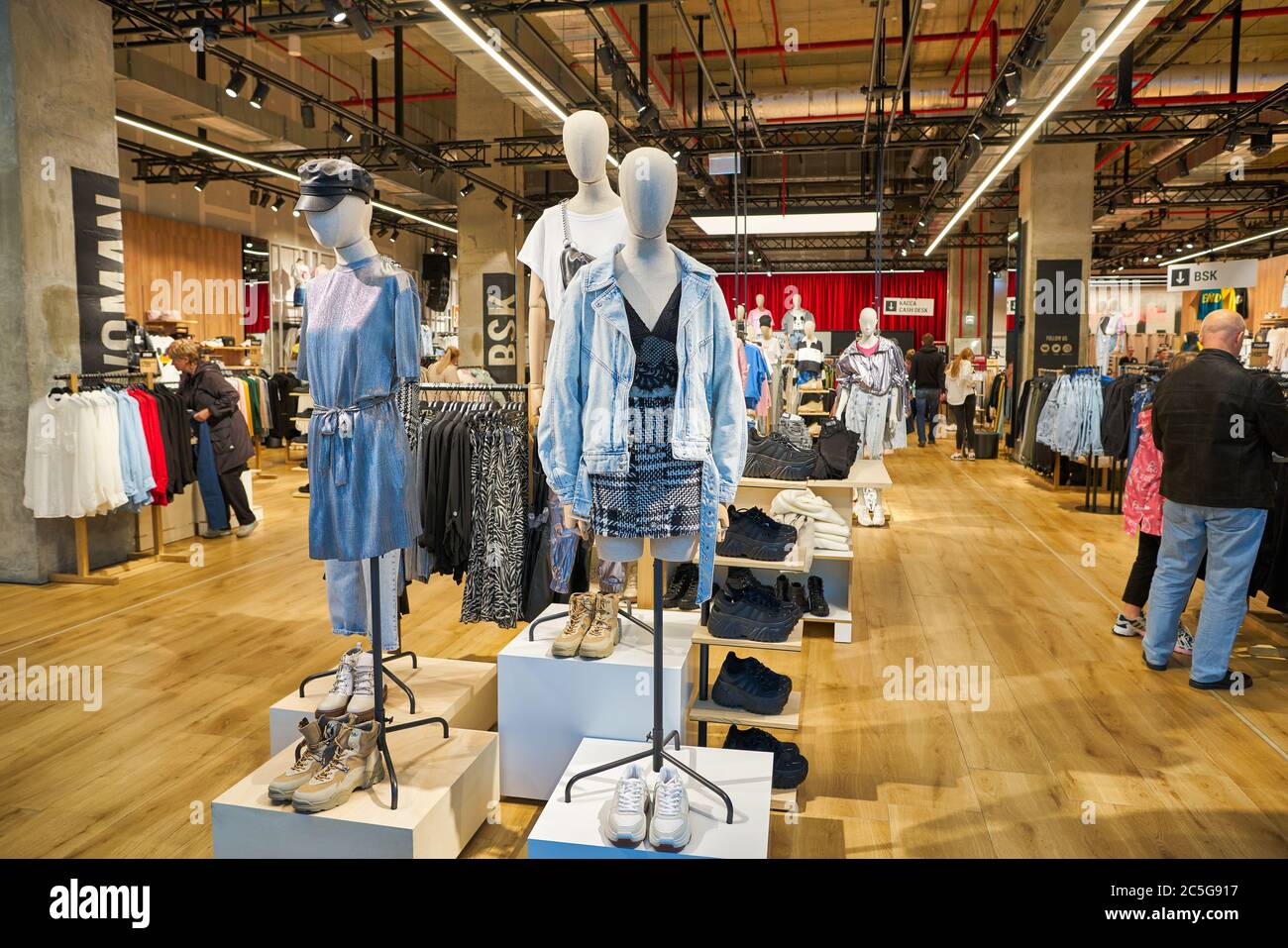 Bershka shop hi-res stock photography and images - Page 5 - Alamy