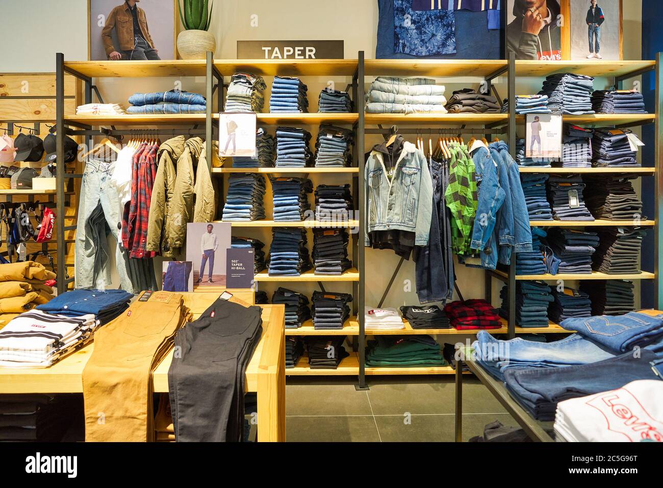 Levis clothes hi-res stock photography and images - Page 7 - Alamy