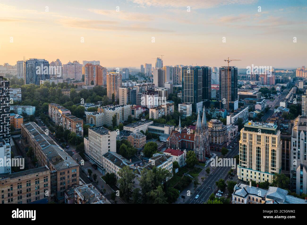 Downtown skyline architecture hi-res stock photography and images - Alamy