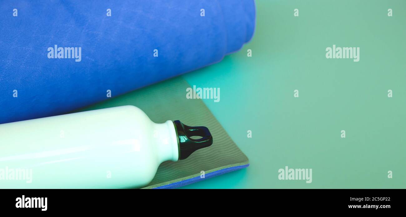 Bright pink and blue gym training mat hires stock photography and