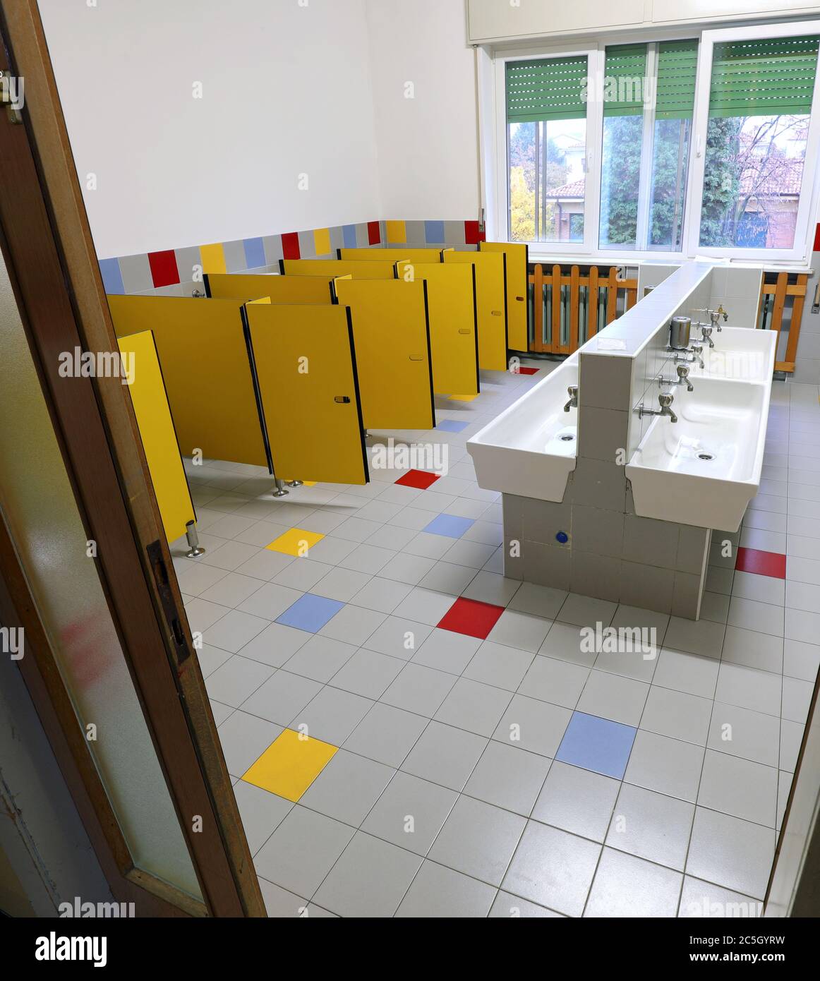 School bathroom door hi-res stock photography and images - Page 2 - Alamy, image size:1162x1390