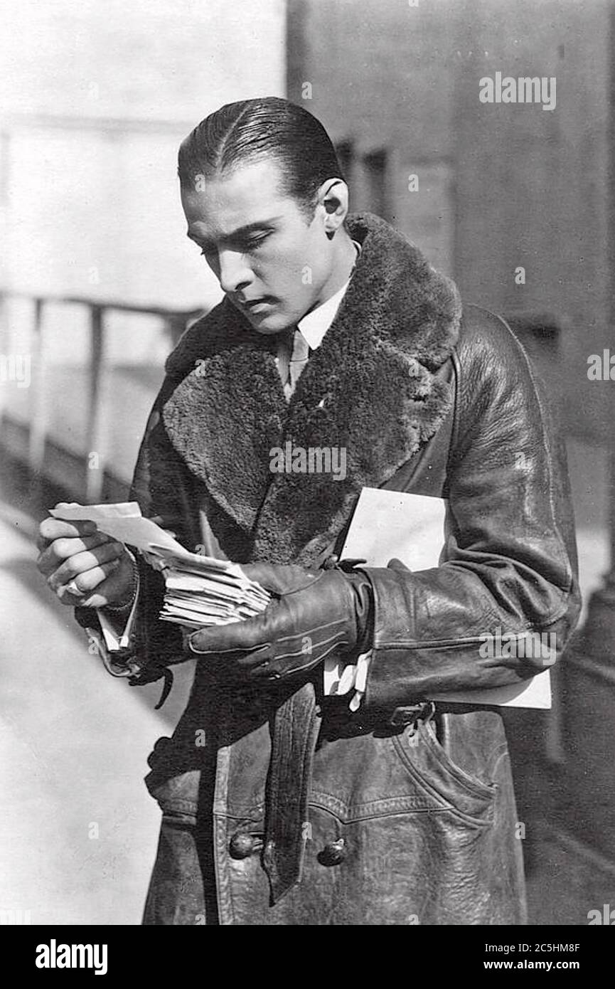 Rudolph valentino 1895 1926 italian hi-res stock photography and images -  Alamy