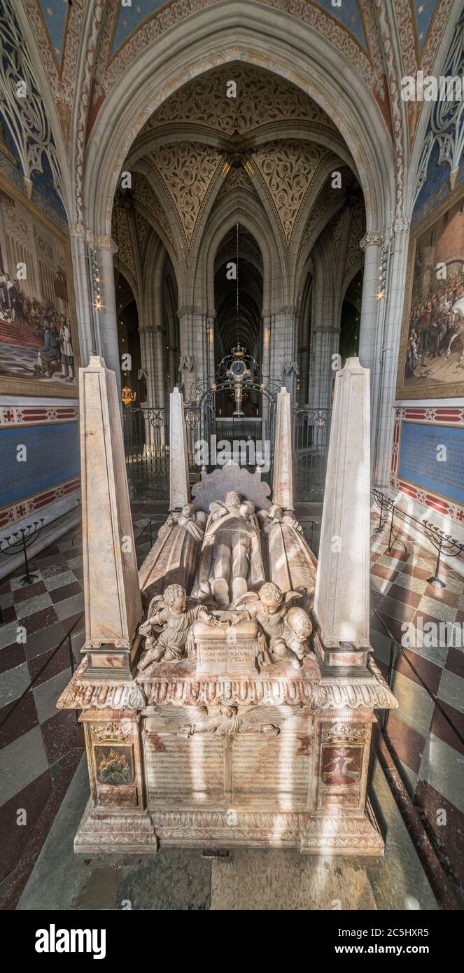 The grave of Gustav Vasa (Gustav I of Sweden) and two of his wifes, interior of the Uppsala Cathedral (Domkyrka). Uppsala, Sweden, Scandinavia. Stock Photo