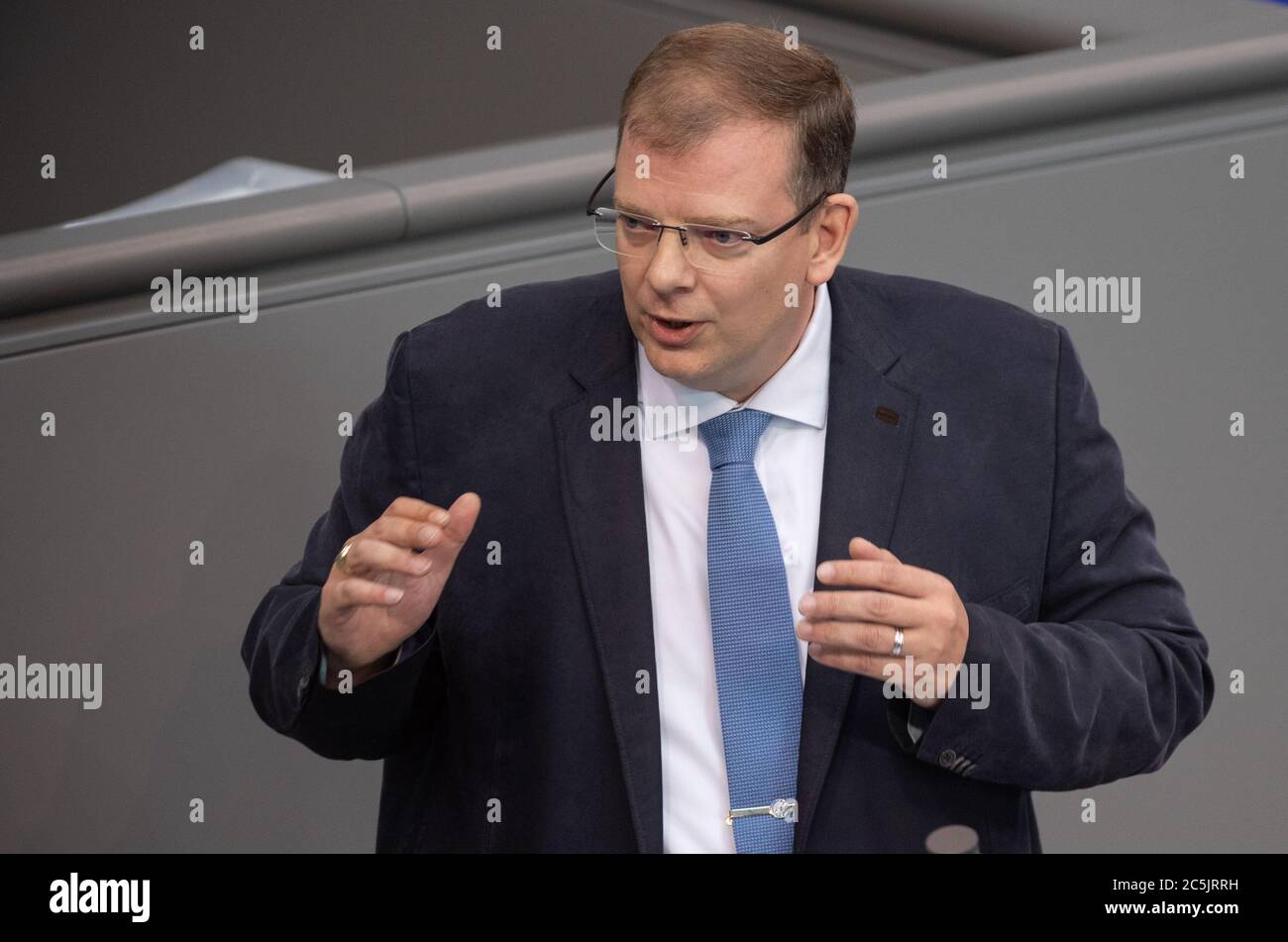 Berlin, Germany. 03rd July, 2020. Ulrich Lechte (FDP) speaks in the plenary session of the German Bundestag. The main topics of the 171st session of the 19th legislative period are the adoption of the Coal Exit Act, a topical hour on the excesses of violence in Stuttgart, as well as debates on electoral law reform, the protection of electronic patient data, the welfare of farm animals and the German chairmanship of the UN Security Council. Credit: Christophe Gateau/dpa/Alamy Live News Stock Photo