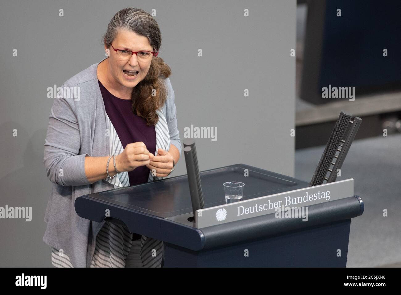 Berlin, Germany. 03rd July, 2020. Ute Vogt (SPD) speaks in the plenary session of the German Bundestag. The main topics of the 171st session of the 19th legislative period are the adoption of the Coal Exit Act, a topical hour on the excesses of violence in Stuttgart, as well as debates on electoral law reform, the protection of electronic patient data, the welfare of farm animals and the German chairmanship of the UN Security Council. Credit: Christophe Gateau/dpa/Alamy Live News Stock Photo