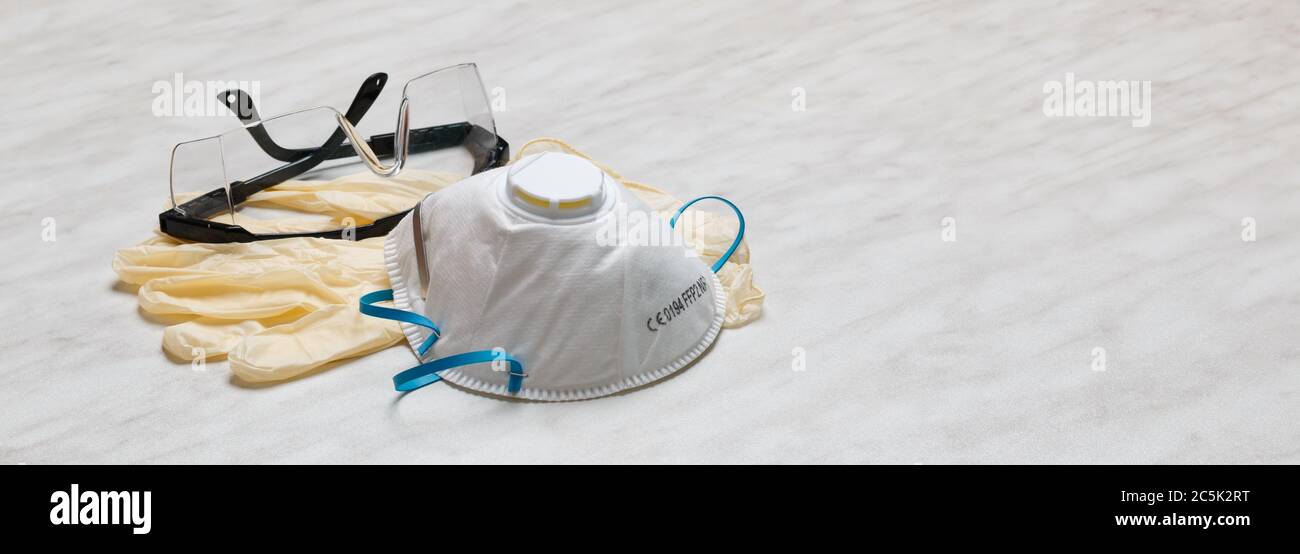 N95 respirator mask hi-res stock photography and images - Alamy