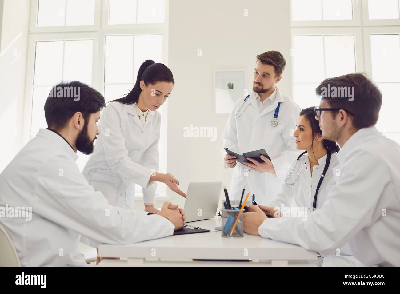 Hospital team hi-res stock photography and images - Alamy