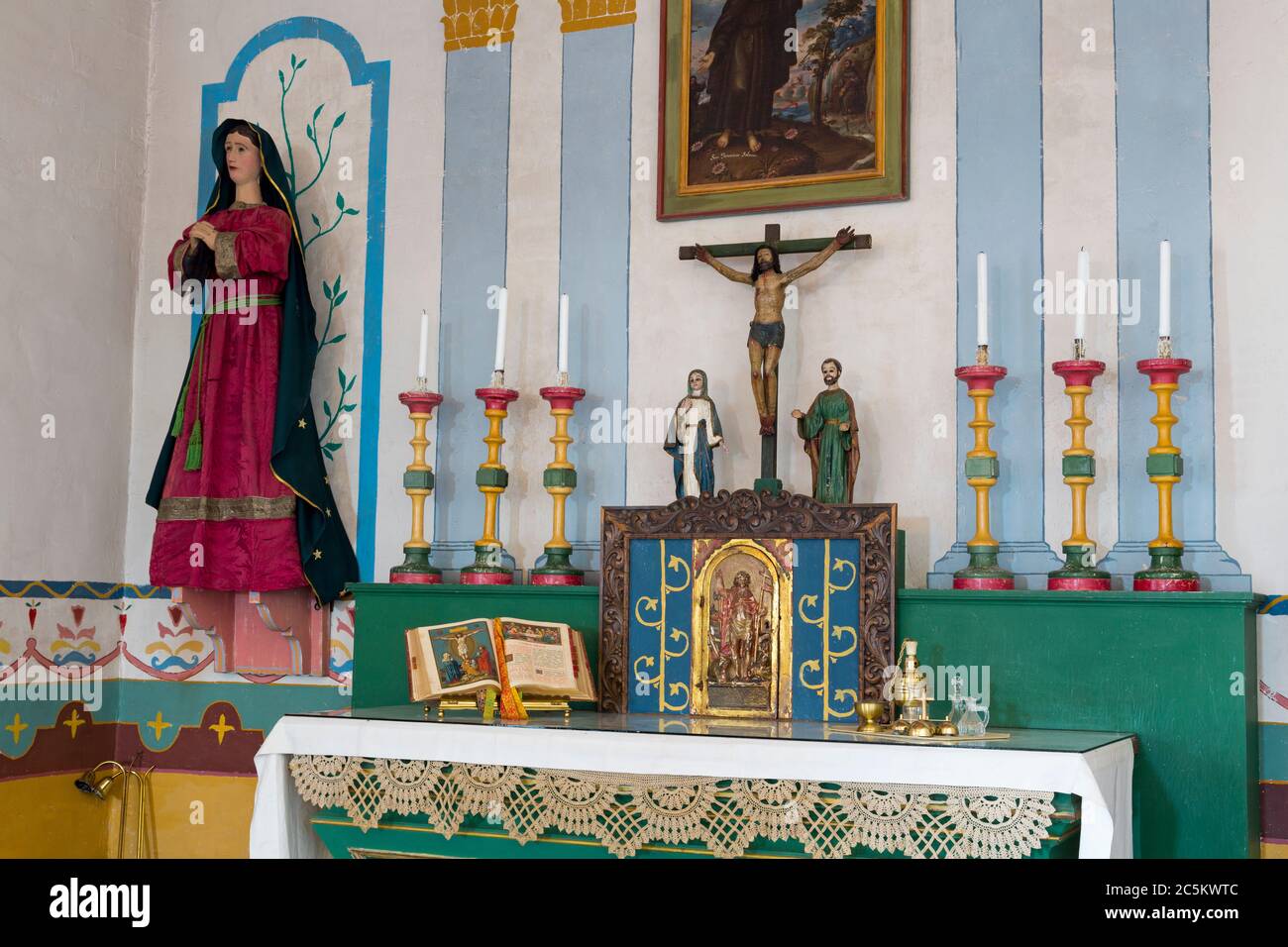 Catholic church alter hi-res stock photography and images - Page 17 - Alamy