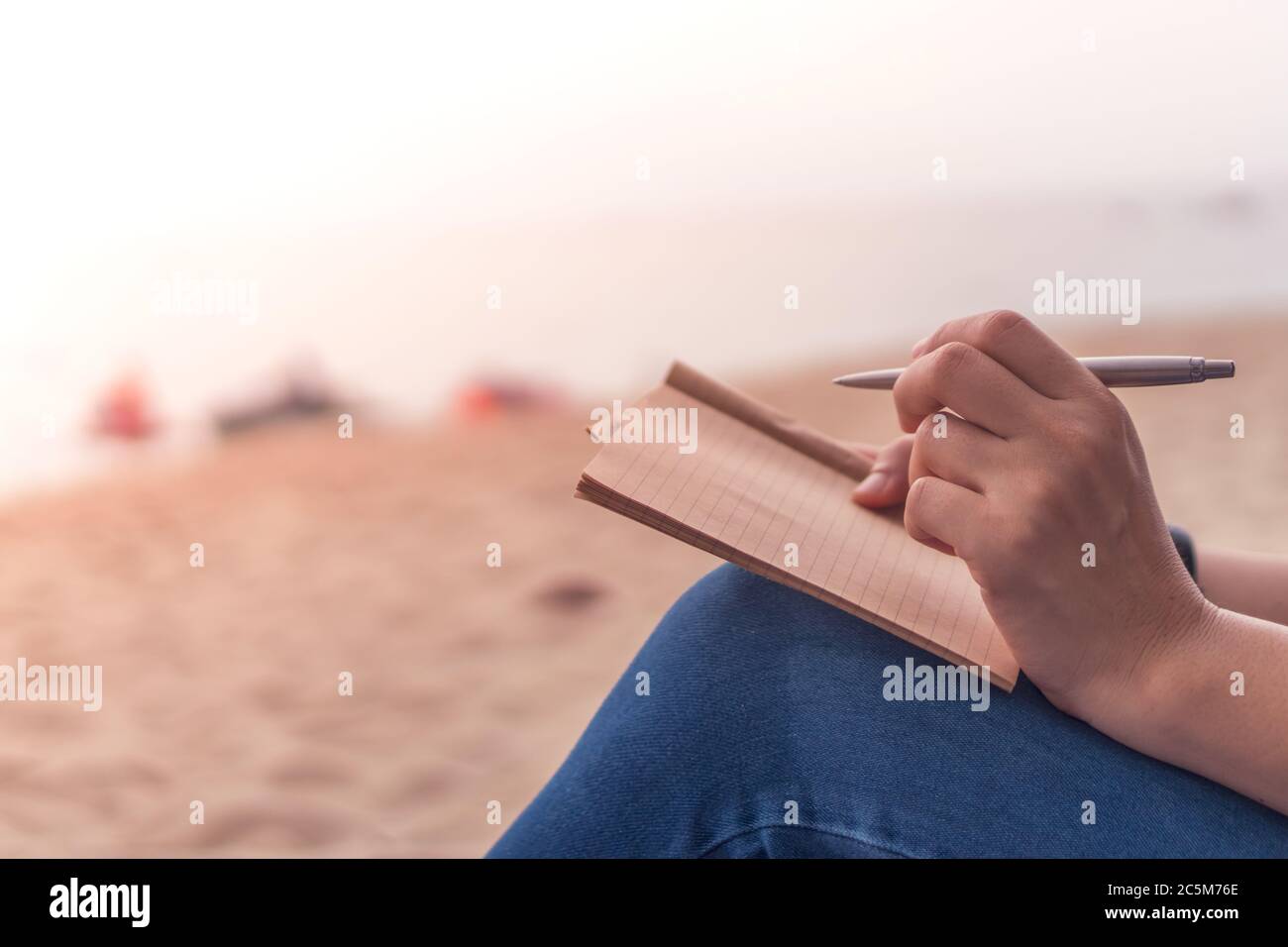 Take a note hi-res stock photography and images - Alamy