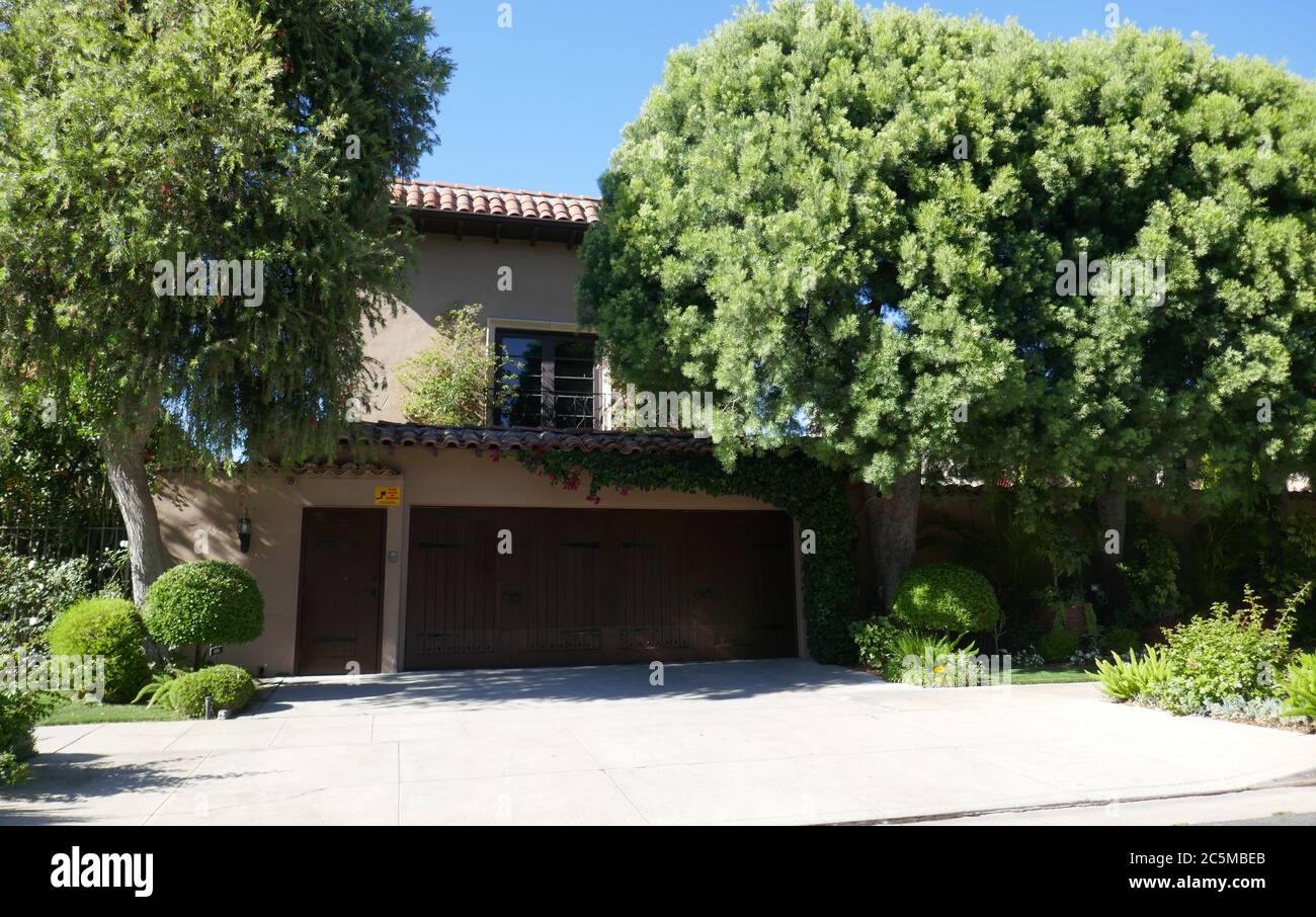 Toluca Lake, California, USA 3rd July 2020 A general view of atmosphere of Frank Sinatra, Sandra Dee and Mary Astor's former home at 10051 Valley Spring Lane on July 3, 2020 in Toluca Lake, California, USA. Photo by Barry King/Alamy Stock Photo Stock Photo