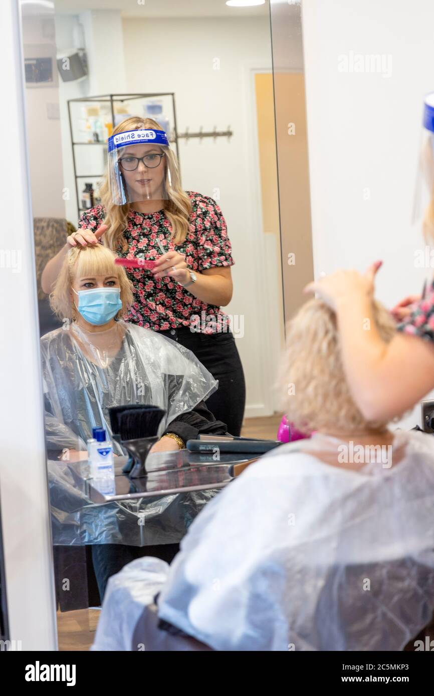 Brentwood cut salon hires stock photography and images Alamy