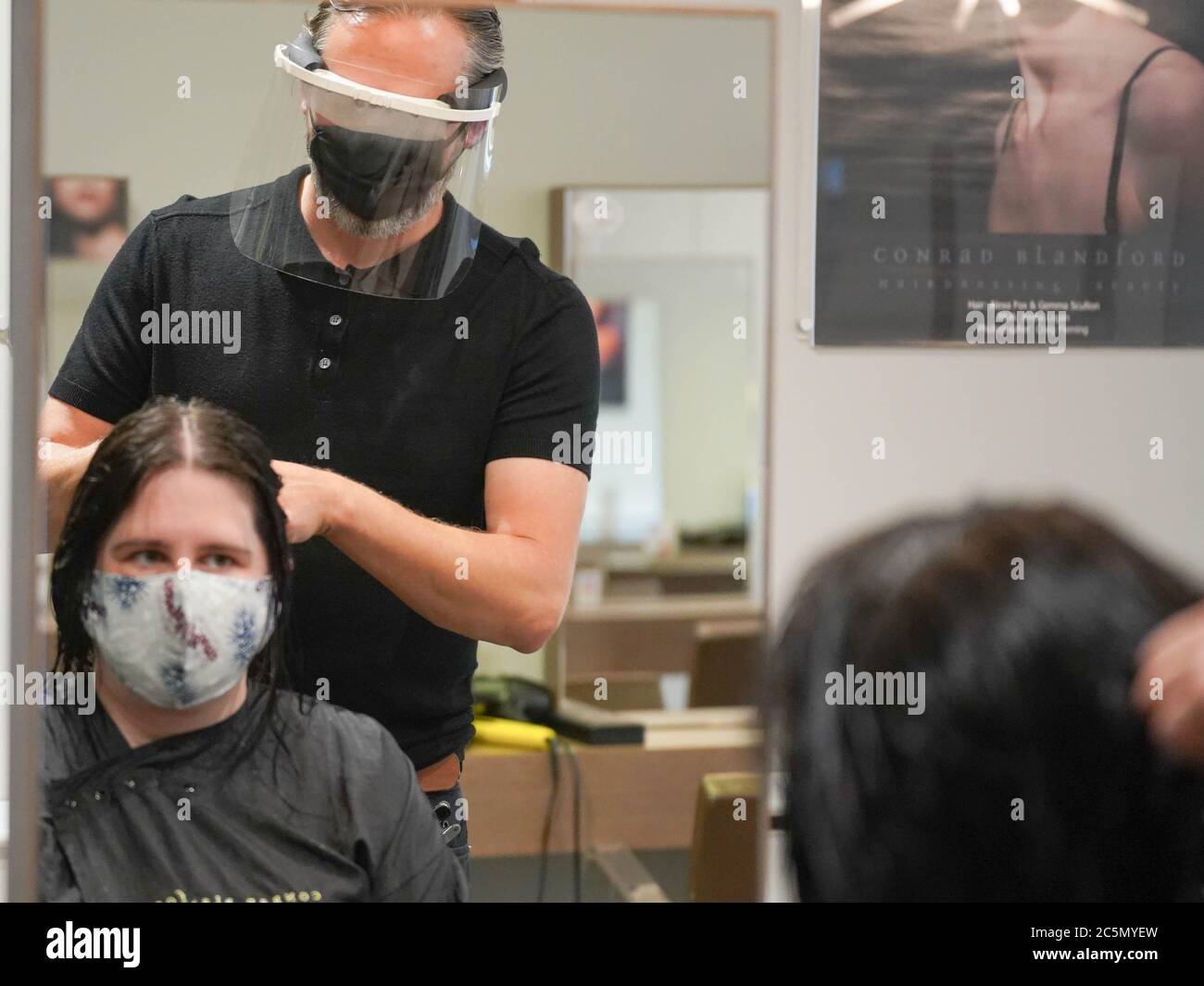 Ppe hairdressing hires stock photography and images Alamy