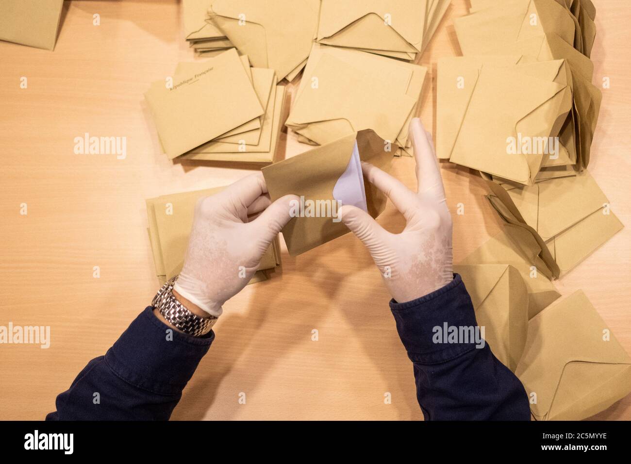 Sunday March 15 in Dinan in Brittany, vote of the first round of the