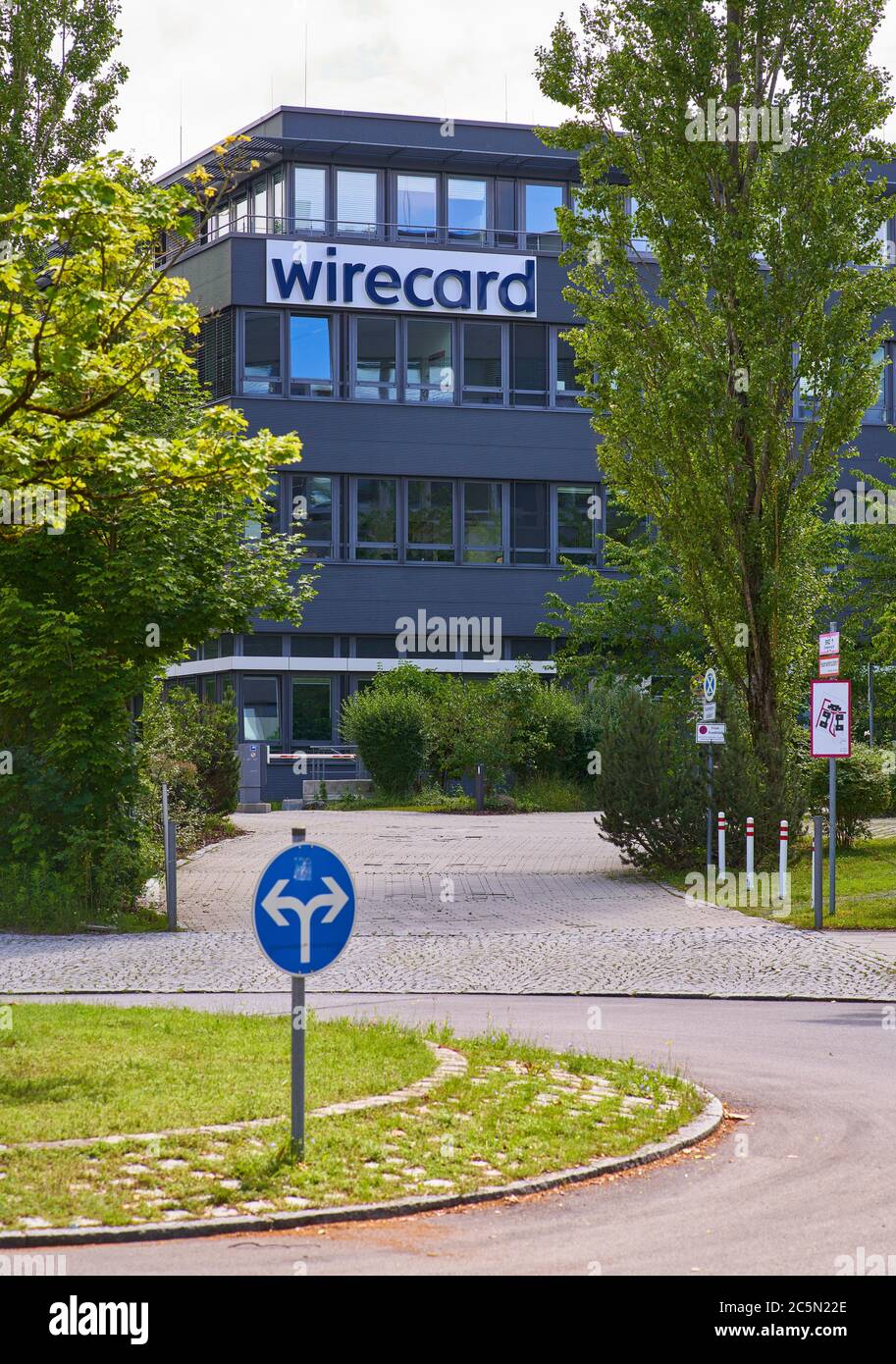 Munich / Aschheim, Bavaria,  Germany, July 03, 2020.  Building of the bankrupt company WIRECARD headquarters. Wirecard AG is a listed German payment service company founded in 1999 with headquarters in Aschheim near Munich. Wirecard offers solutions for electronic payments, risk management and the issuing and acceptance of credit cards. © Peter Schatz / Alamy Live News Stock Photo
