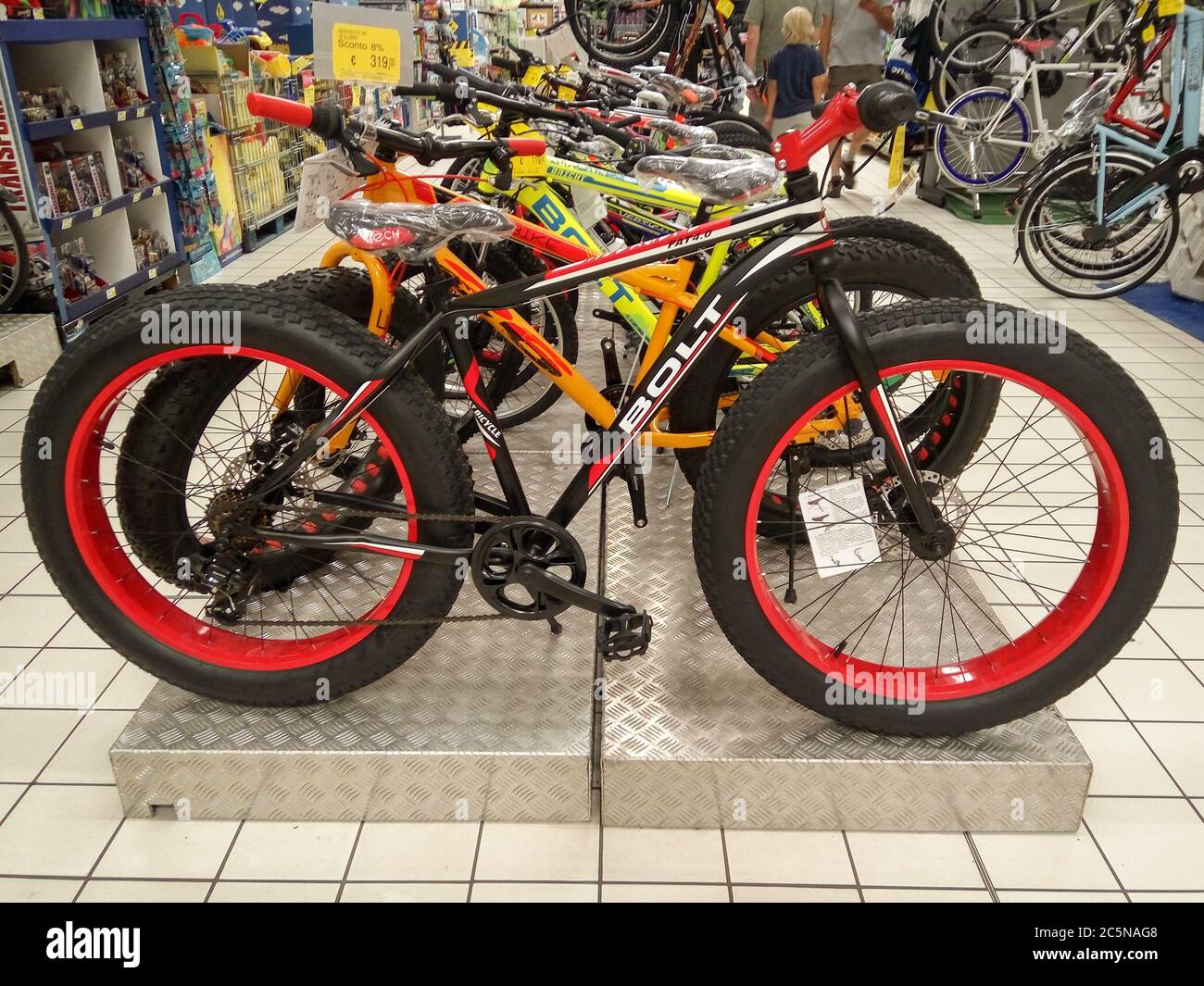 Decathlon bikes hi-res stock photography and images - Alamy