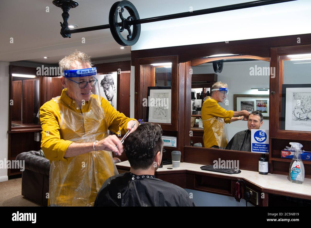 Eton, Windsor, Berkshire, UK. 4th July, 2020. Husband and wife team