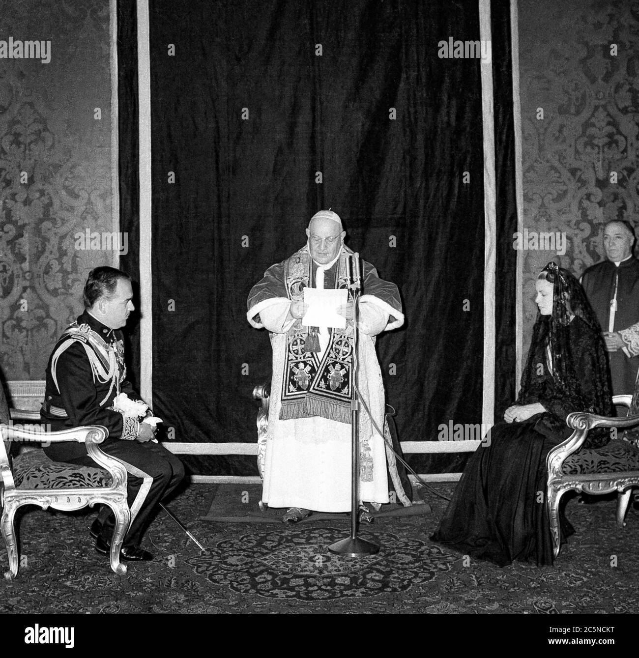 Vatican Pope Jhon XXIII  audience with the Pope of the principles of Monaco 18th June 1959 -prince ranieri and grace of monaco Stock Photo
