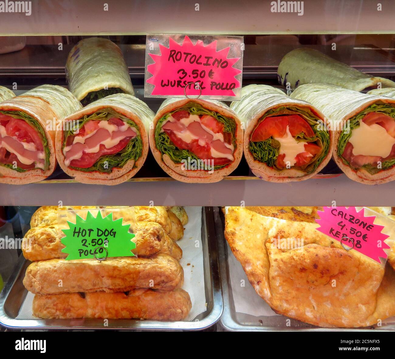 dozijn rustig aan steek Stuffed sandwiches for sale in the bar in Venice, Italy Stock Photo - Alamy