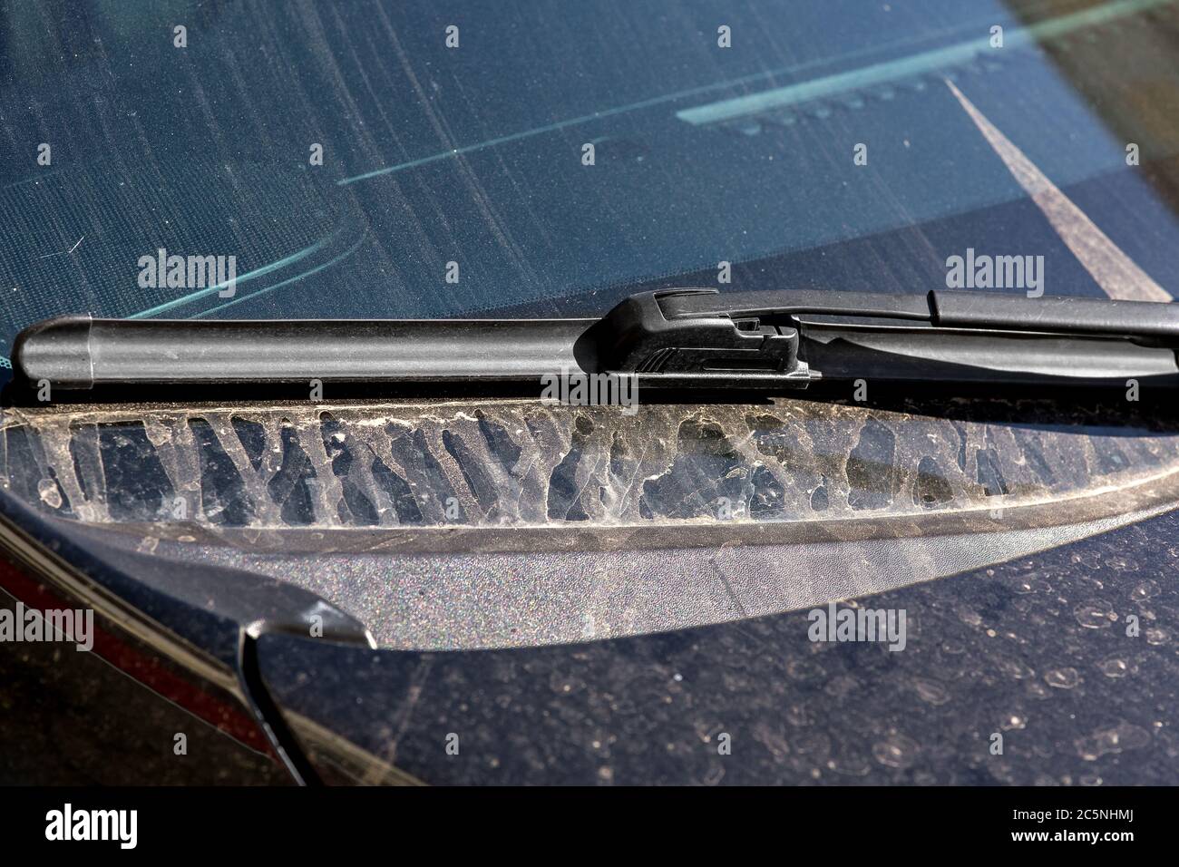 Windscreen wipers and mud hi-res stock photography and images - Alamy