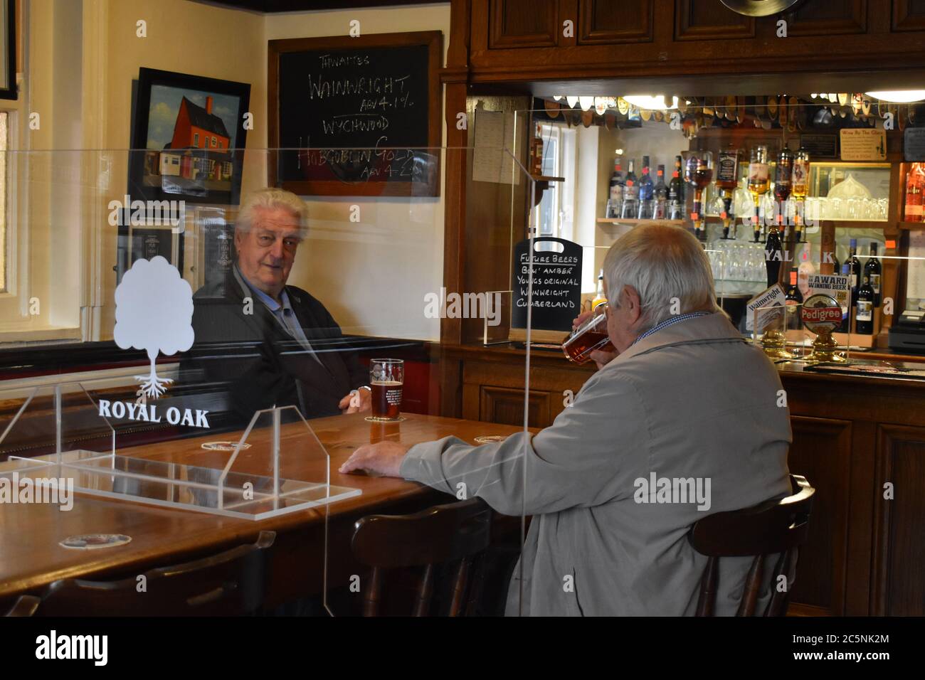 Barton under needwood hires stock photography and images Alamy