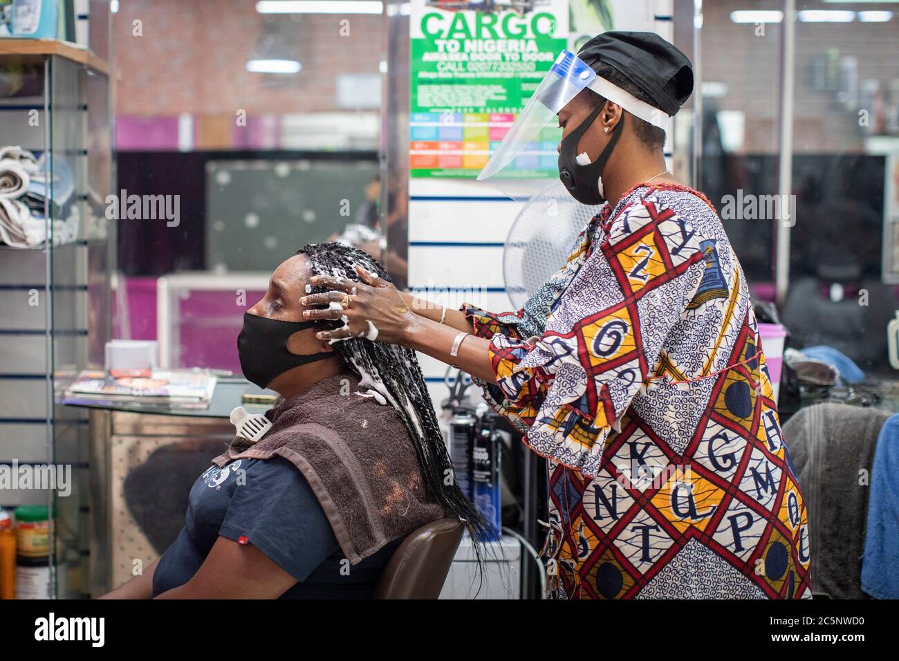Hairdressing salons hires stock photography and images Alamy