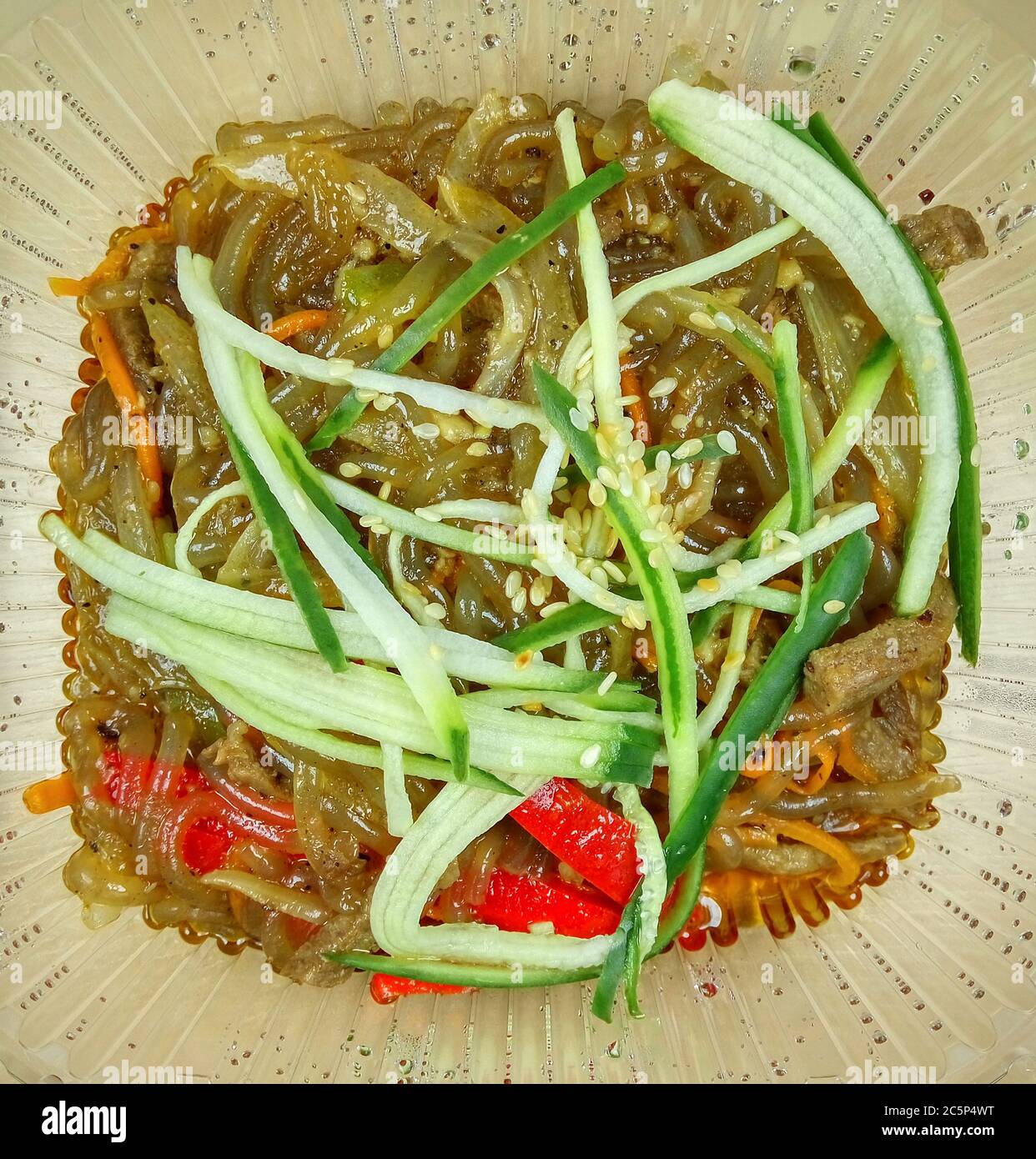 Chinese glass noodles with beef and vegetables Stock Photo Alamy