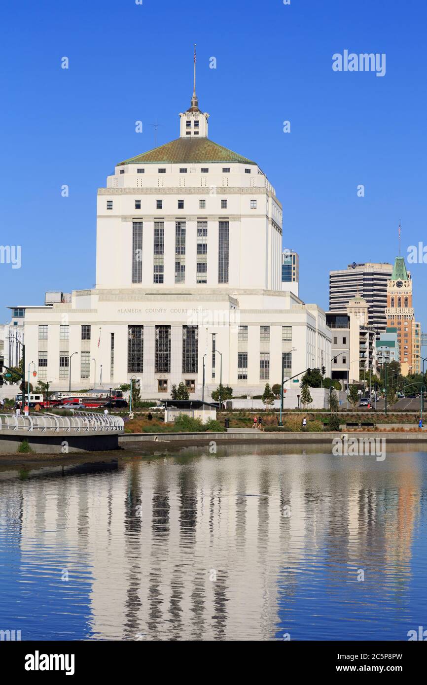 Alameda County Court House & Lake Merritt,Oakland,California,USA Stock Photo