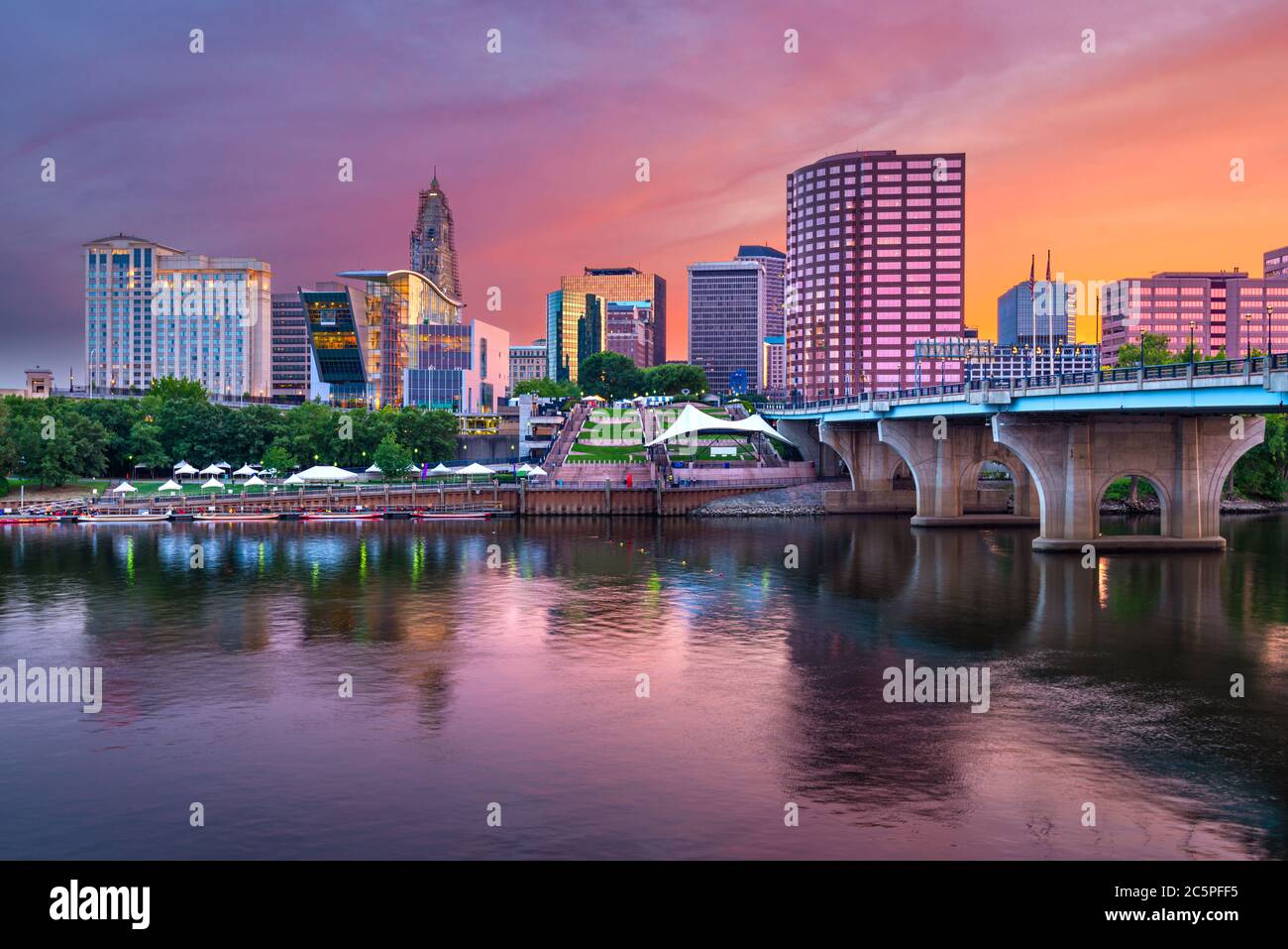 Hartford, Connecticut, USA Downtown and River at Dusk Stock Photo