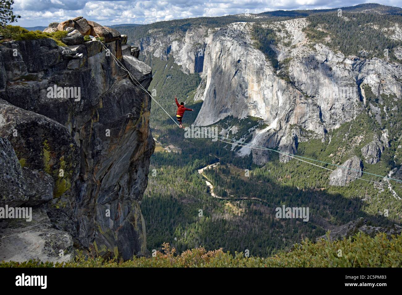 Rope walking hires stock photography and images Alamy