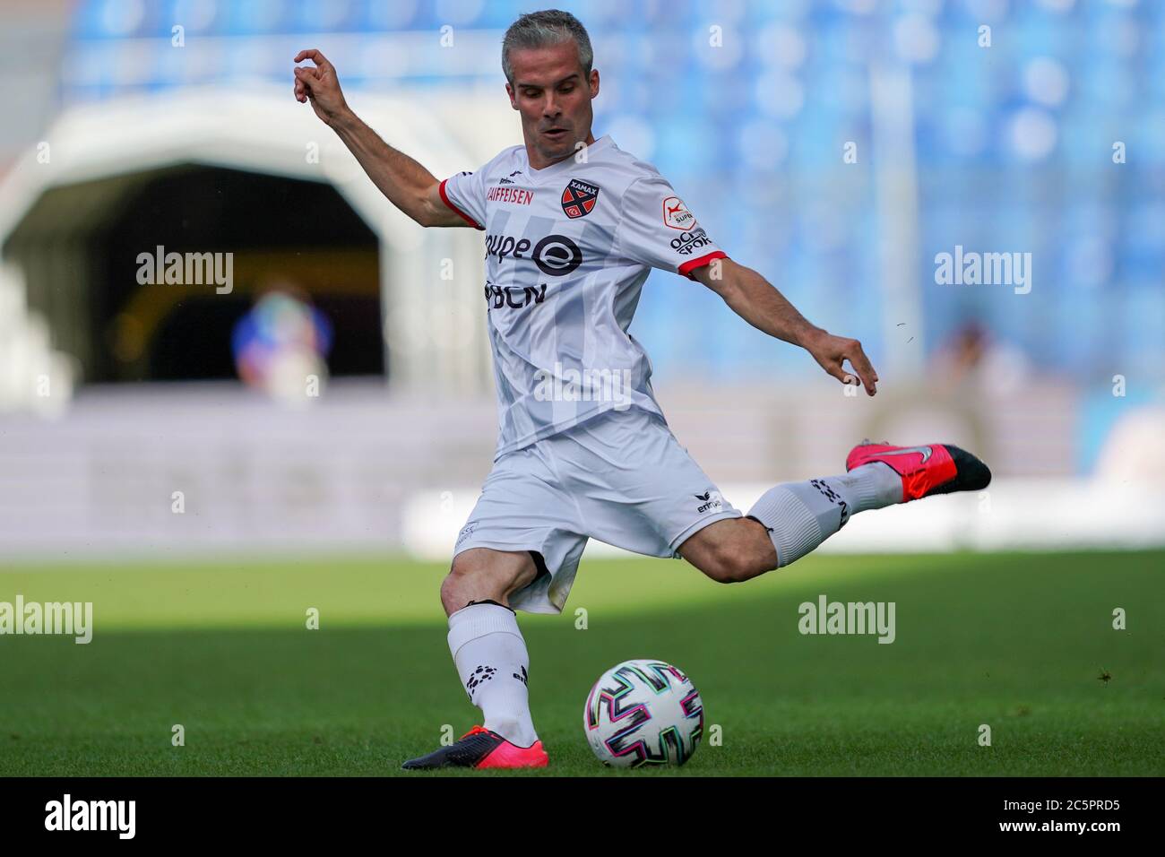 Janick Kamber (Xamax) crosses the ball during the Super League football match between FC Basel 1893 and Neuchâtel Xamax FCS. Daniela Porcelli/SPP Stock Photo