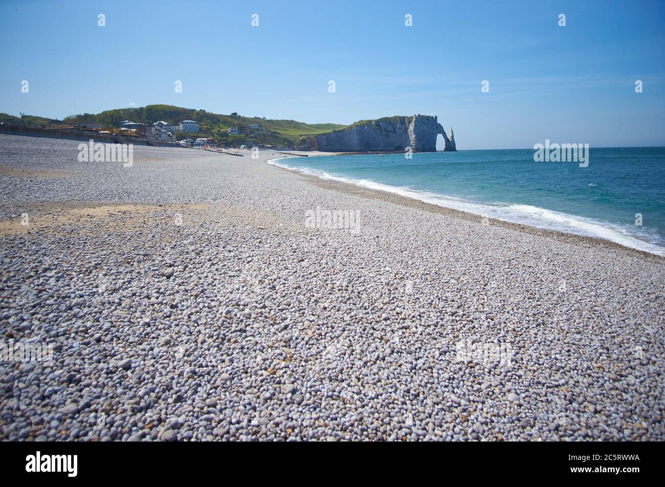 Etretat Bay with its pebble beach Stock Photo - Alamy