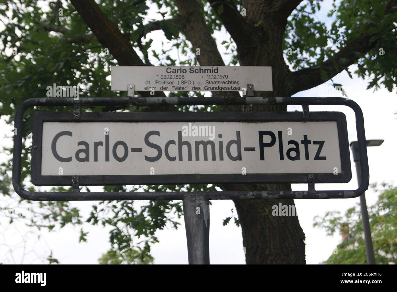 Der Carlo-Schmid-Platz in Berlin-Spandau Stock Photo