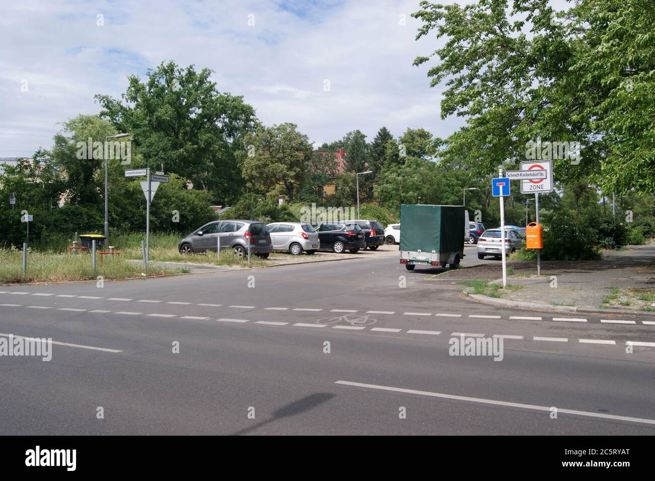 Schmidt-Knobelsdorf-Straße Ecke Sotzmannstraße in Berlin-Spandau. Stock Photo