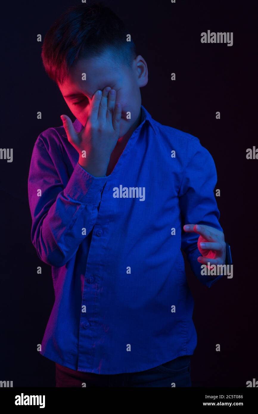 Dark haired boy hi-res stock photography and images - Alamy