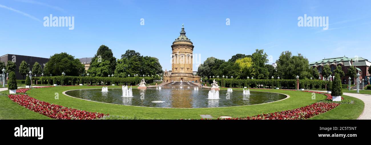 Der Wasserturm von Mannheim im Sommer Stock Photo