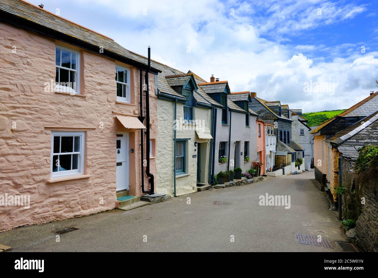 Holiday cottages in the cornish village of Port Isaac, UK. The village is also used as the film location for the TV series Doc Martin. - John Gollop Stock Photo