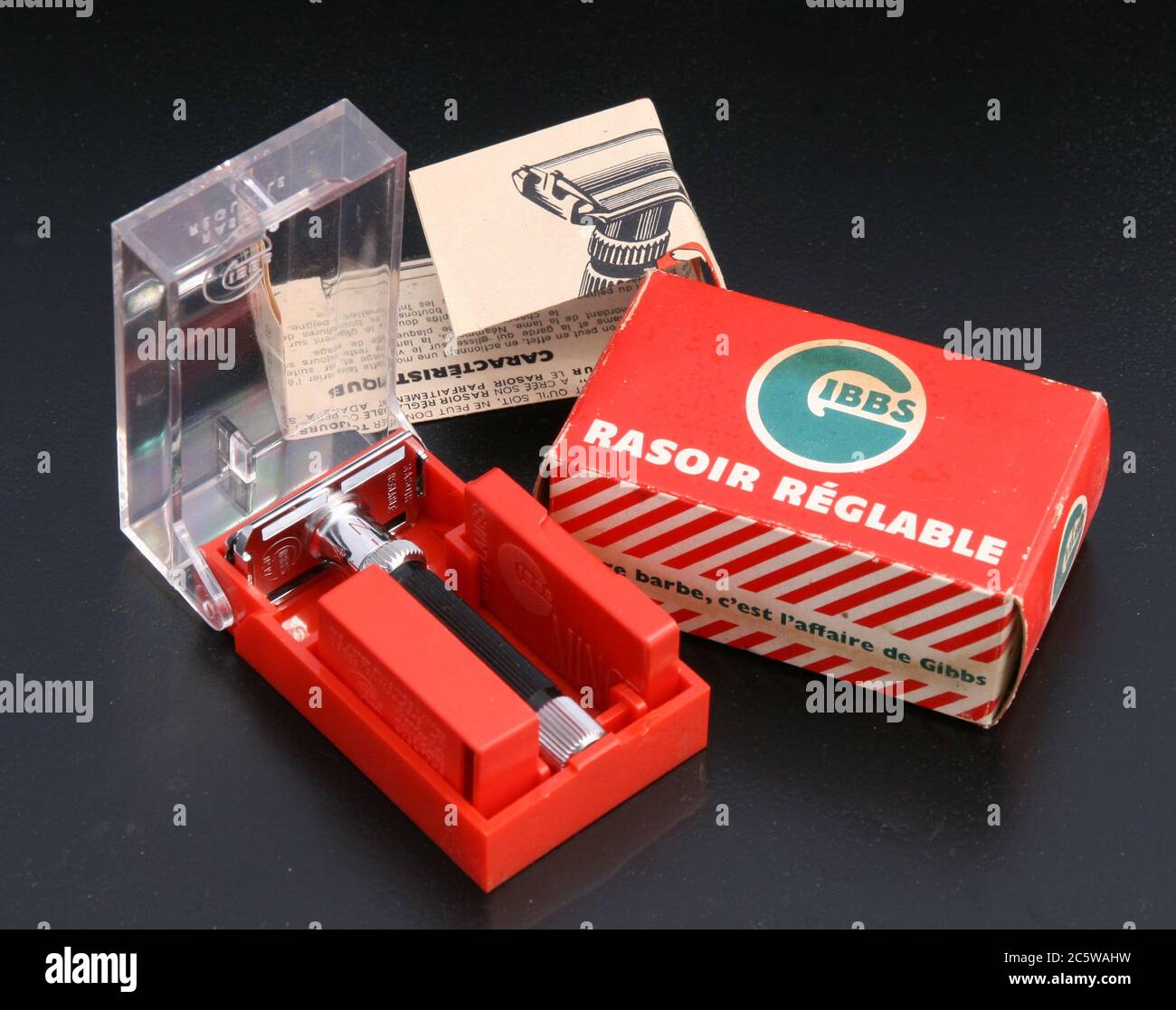 Boite de Rasoir reglable Gibbs vers 1970 / Gibbs Adjustable Shaver Box  circa 1970 Stock Photo - Alamy